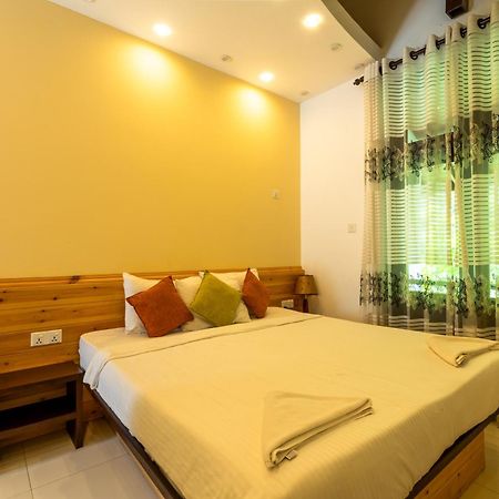 Hotel Bella Vista Анурадхапура Екстериор снимка
