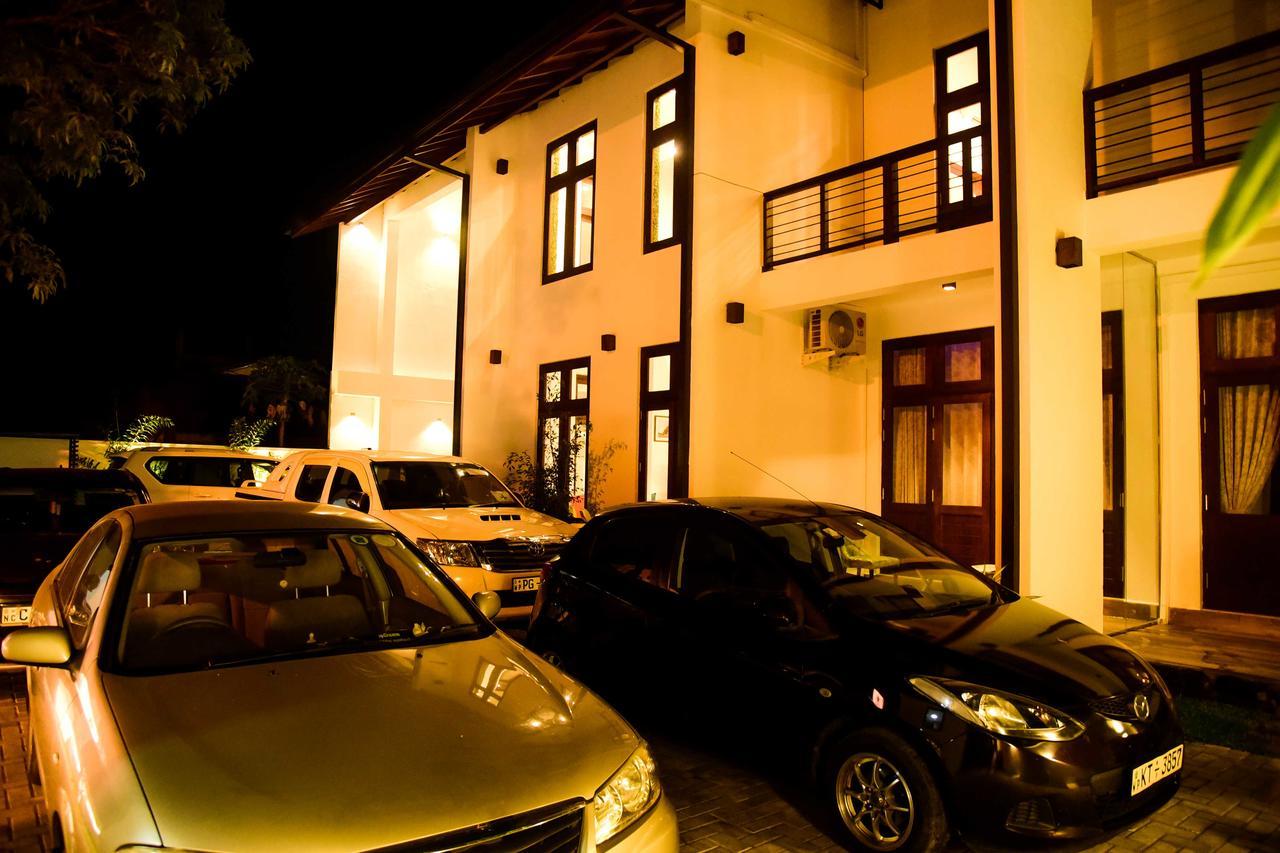 Hotel Bella Vista Анурадхапура Екстериор снимка