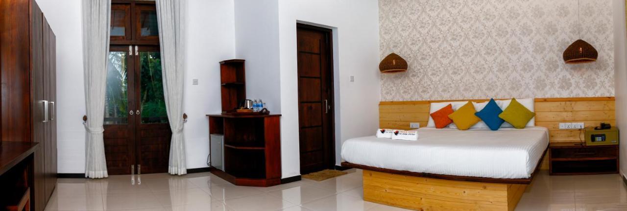 Hotel Bella Vista Анурадхапура Екстериор снимка