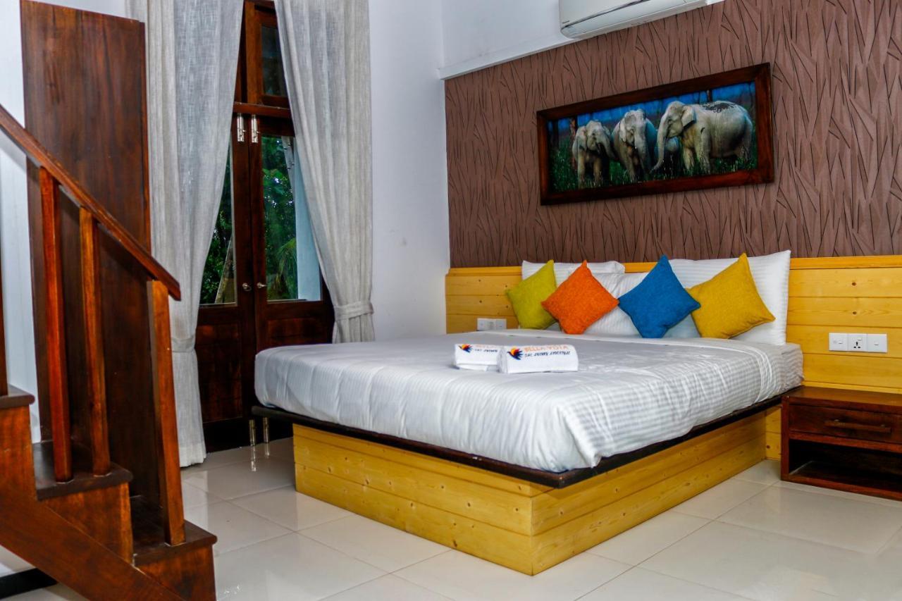 Hotel Bella Vista Анурадхапура Екстериор снимка