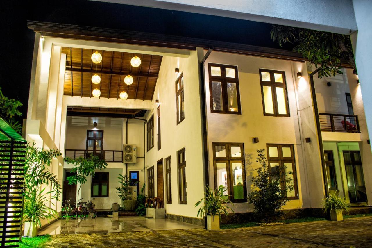 Hotel Bella Vista Анурадхапура Екстериор снимка